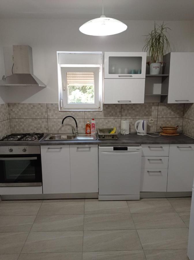 Apartamento Apartman Vesna Pag Pag Town Exterior foto