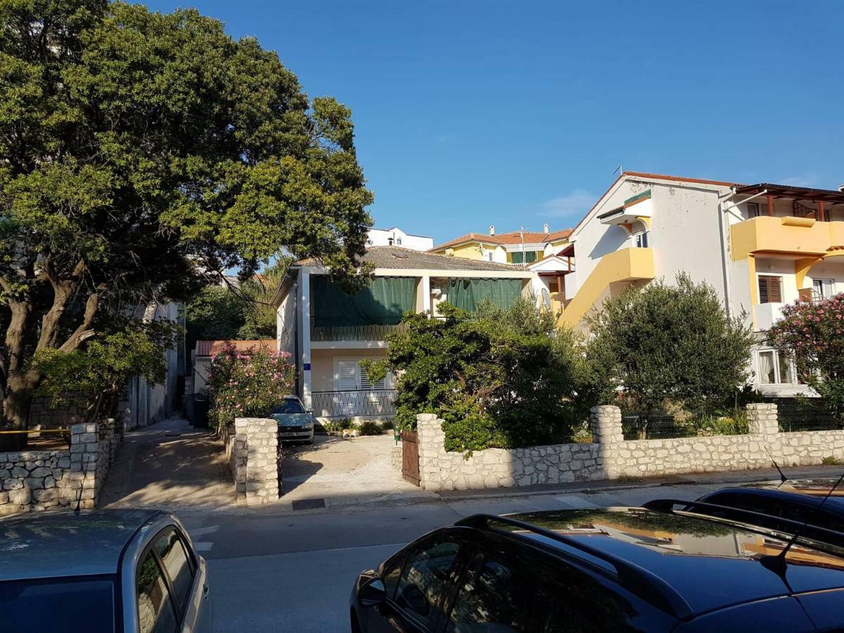 Apartamento Apartman Vesna Pag Pag Town Exterior foto